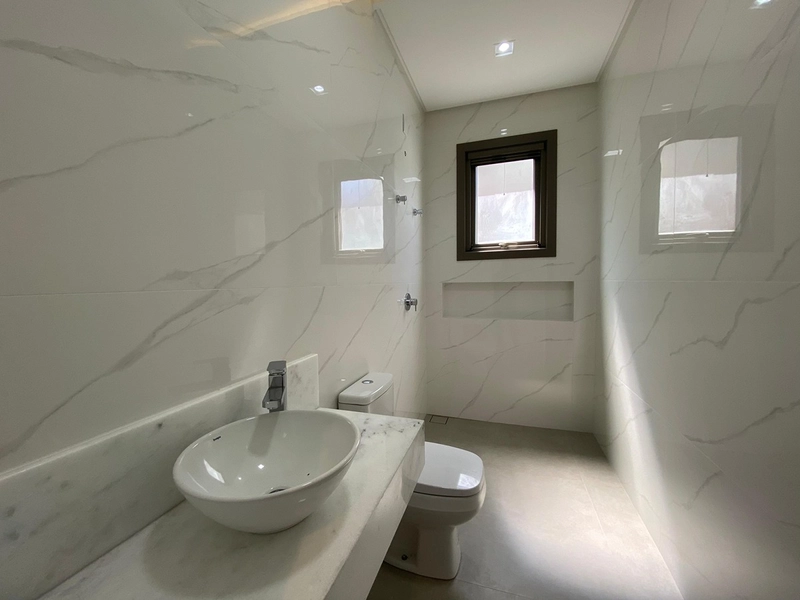 ✨ Design Moderno e Vista Deslumbrante — Casa Beira Lago no Costa Serena!: 22ª foto da galeria de imagens do imóvel