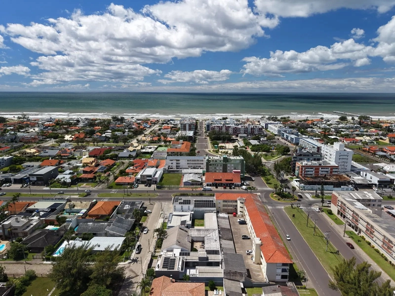 CASA À VENDA EM ATLÂNTIDA: 3ª foto da galeria de imagens do imóvel