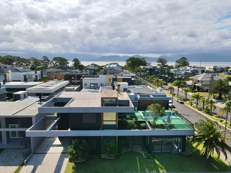 Excelente Sobrado com piscina suspensa: 10ª foto da galeria de imagens do imóvel