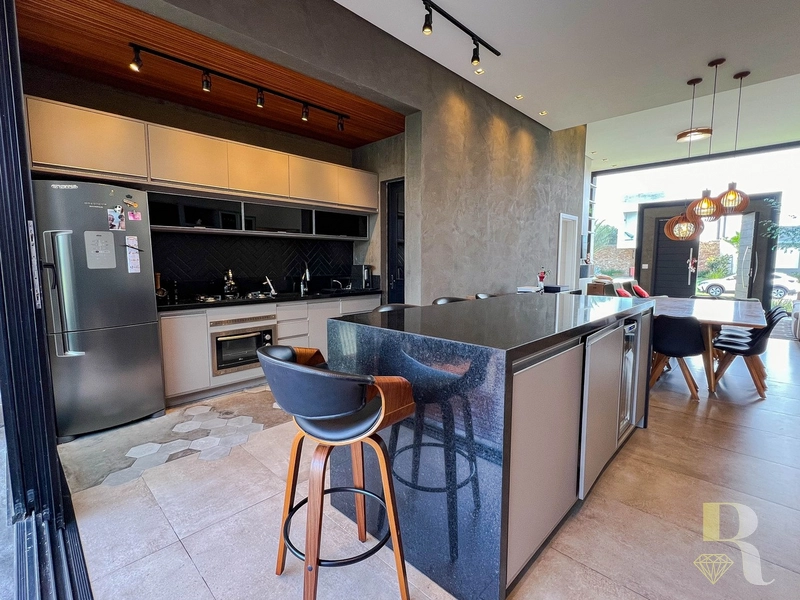 Excelente Casa com uma Piscina Fantástica: 3ª foto da galeria de imagens do imóvel