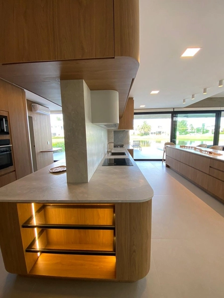 Alto padrão à beira do lago no Condomínio Enseada: 9ª foto da galeria de imagens do imóvel