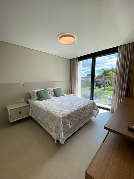 Alto padrão à beira do lago no Condomínio Enseada: 17ª foto da galeria de imagens do imóvel