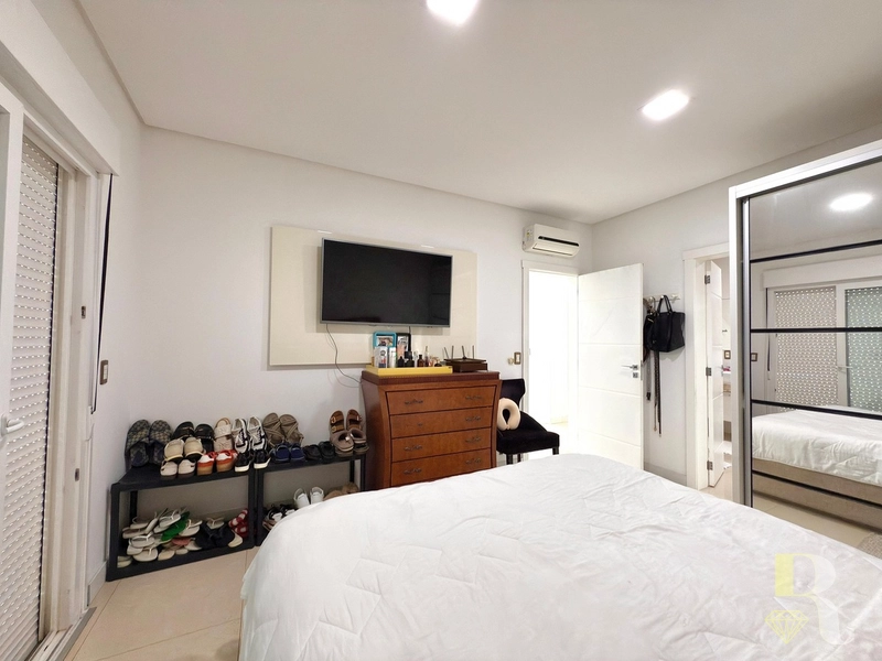 SOBRADO 4 SUITES EM 100X : 18ª foto da galeria de imagens do imóvel