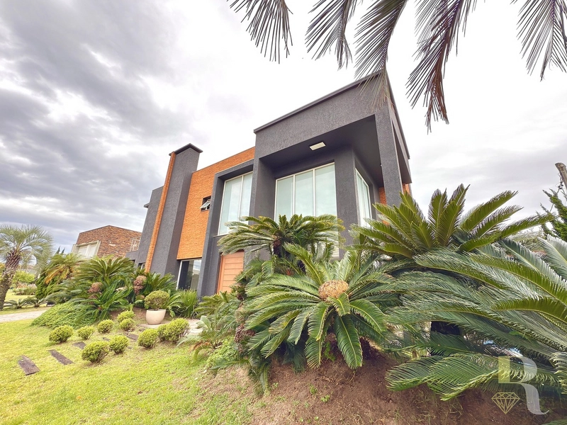 SOBRADO 4 SUITES EM 100X : 4ª foto da galeria de imagens do imóvel