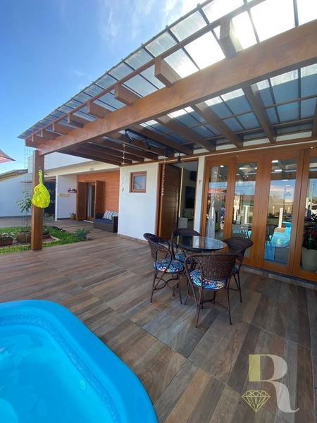 Casa com piscina, 1 Quadra do mar, espetacular: 18ª foto da galeria de imagens do imóvel