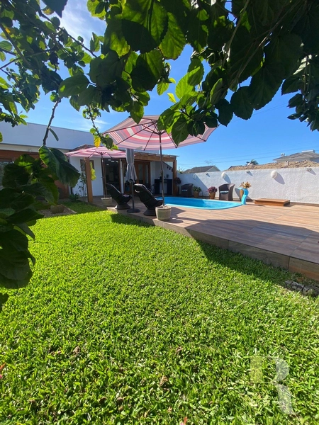 Casa com piscina, 1 Quadra do mar, espetacular: 27ª foto da galeria de imagens do imóvel