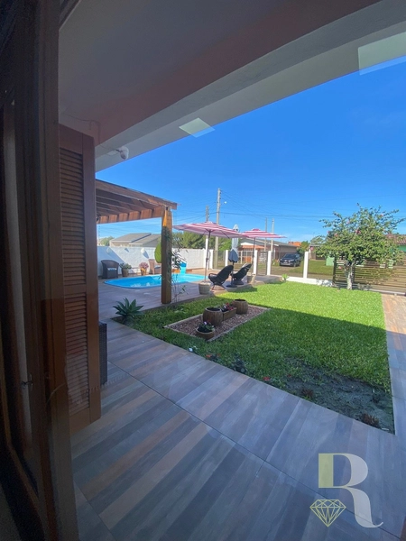 Casa com piscina, 1 Quadra do mar, espetacular: 8ª foto da galeria de imagens do imóvel