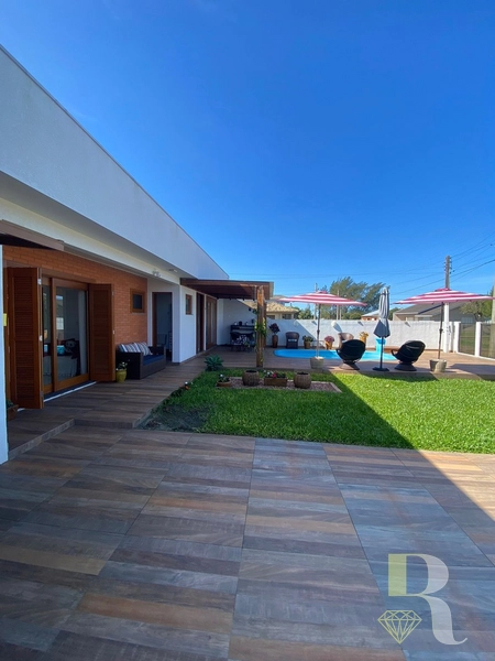 Casa com piscina, 1 Quadra do mar, espetacular: 12ª foto da galeria de imagens do imóvel