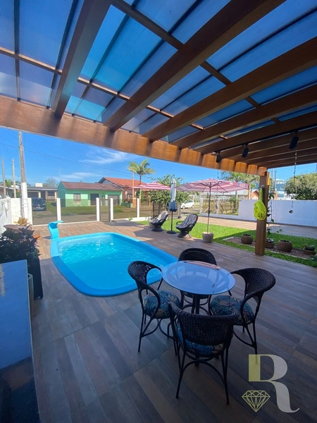 Casa com piscina, 1 Quadra do mar, espetacular: 14ª foto da galeria de imagens do imóvel