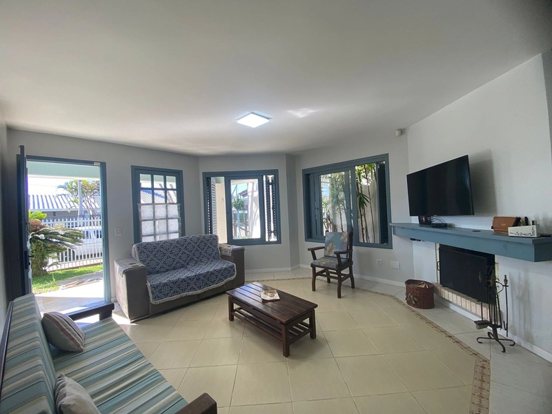 Casa à Venda – Centro de Xangri-Lá | Mobiliada: 4ª foto da galeria de imagens do imóvel