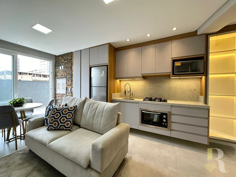 DOIS DORMITÓRIOS COM TERRAÇO MOBILIADO E DECORADO COM INFRA: 1ª foto da galeria de imagens do imóvel