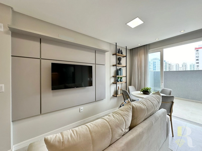 DOIS DORMITÓRIOS COM TERRAÇO MOBILIADO E DECORADO COM INFRA: 6ª foto da galeria de imagens do imóvel