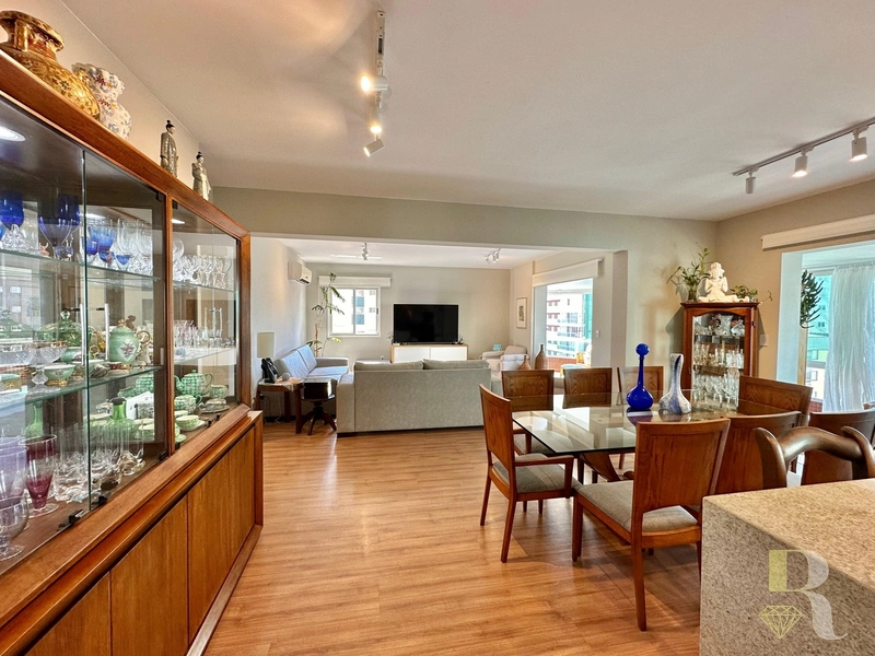 Apartamento 4 dormitorios 2 vagas vista mar e infra: 5ª foto da galeria de imagens do imóvel