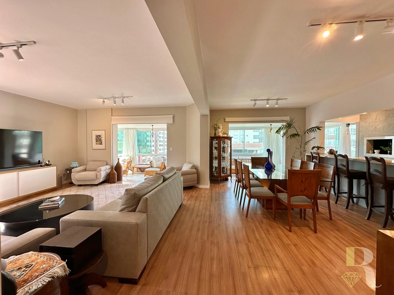 Apartamento 4 dormitorios 2 vagas vista mar e infra: 3ª foto da galeria de imagens do imóvel