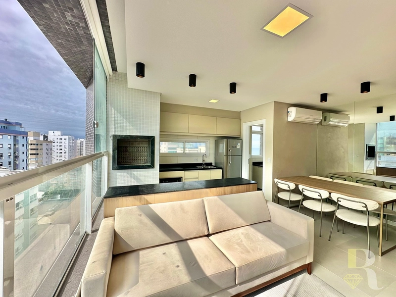 APARTAMENTO COM SACADA DE FRENTE À VENDA: 1ª foto da galeria de imagens do imóvel