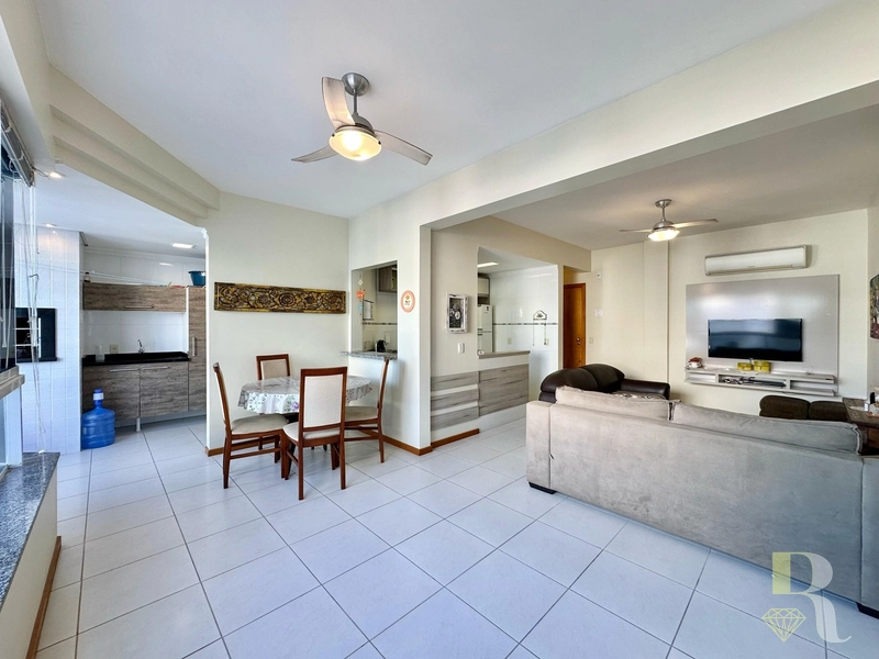 APARTAMENTO COM SACADA COM VISTA LIBERADA À VENDA!: 6ª foto da galeria de imagens do imóvel