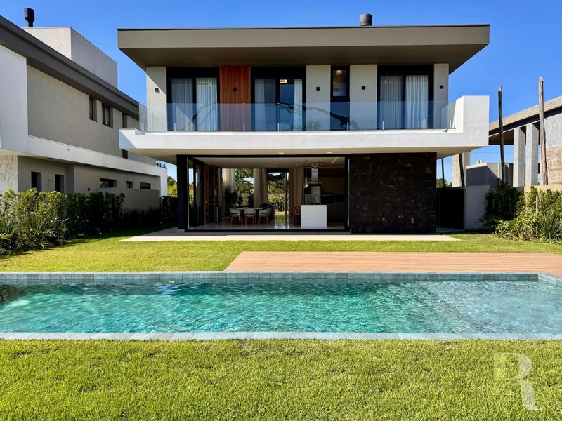 Casa finamente mobiliada e decorada nunca habitada: 2ª foto da galeria de imagens do imóvel