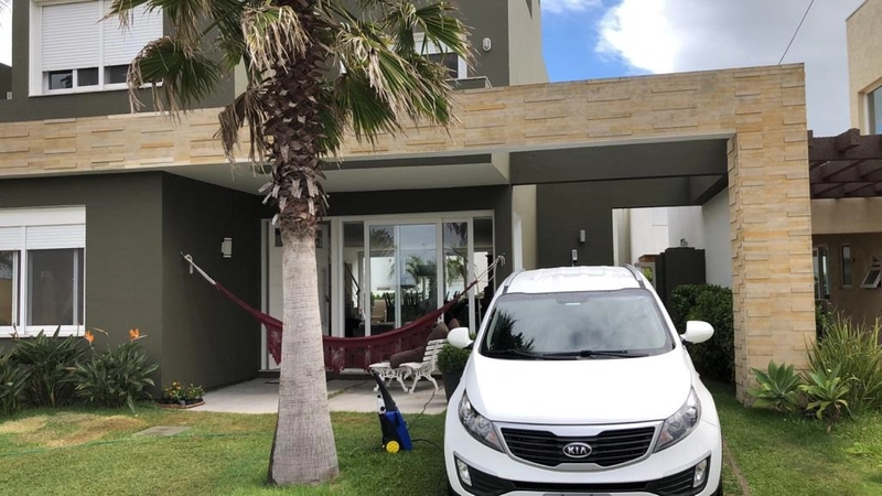 Casa maravilhosa pronta pra ocupar em Condominio Fechado de Luxo: 1ª foto da galeria de imagens do imóvel