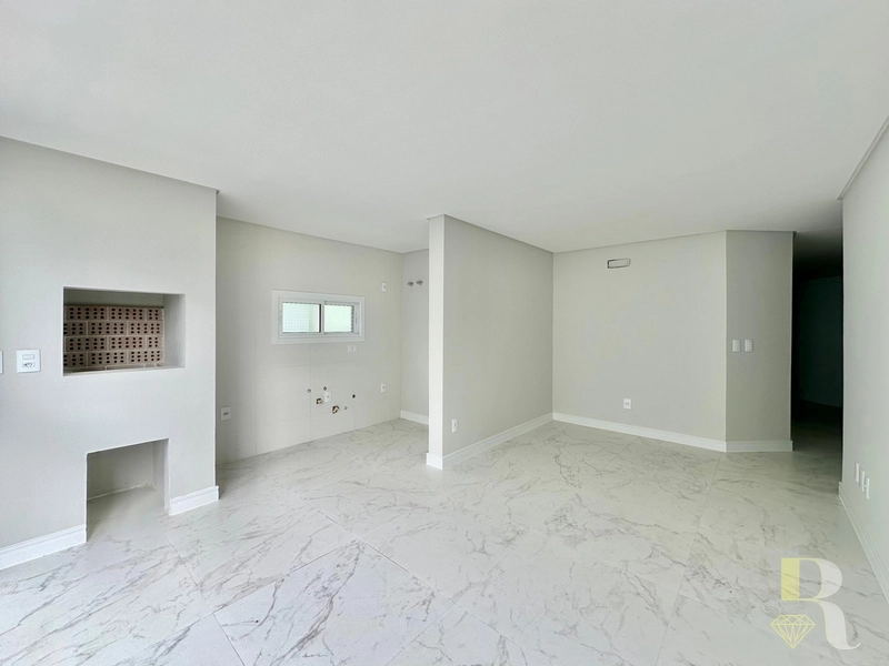 APARTAMENTO À VENDA COM TERRAÇO, PISCINA E VISTA PARA O MAR: 2ª foto da galeria de imagens do imóvel