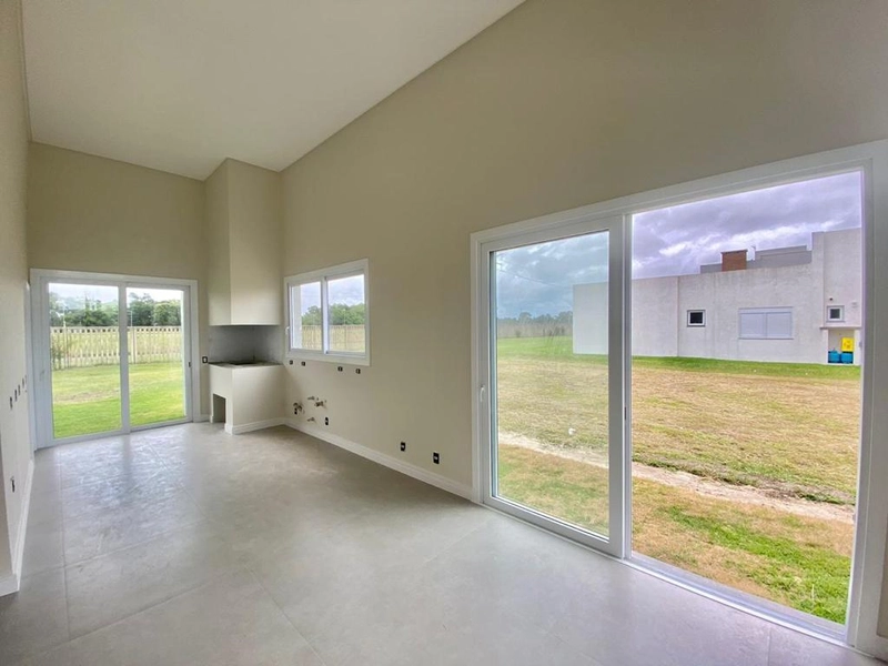 Linda Casa Cond Fechado no Coração de Capão: 4ª foto da galeria de imagens do imóvel