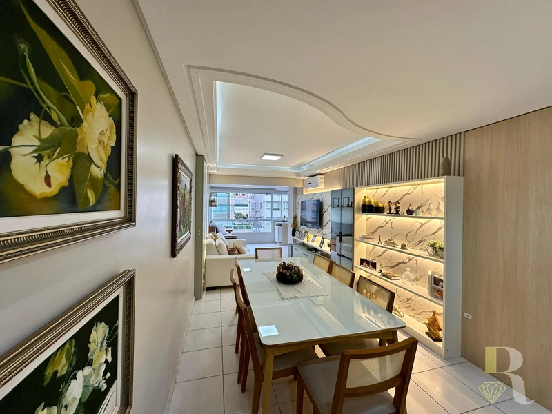 APARTAMENTO À VENDA DE FRENTE PARA AVENIDA VISTA PARA O MAR!: 7ª foto da galeria de imagens do imóvel
