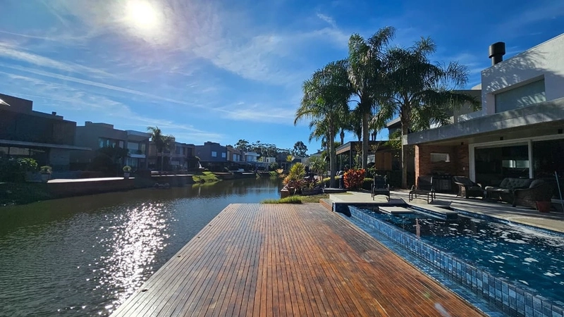 Sobrado Beira Lago - Condomínio Malibu: 24ª foto da galeria de imagens do imóvel