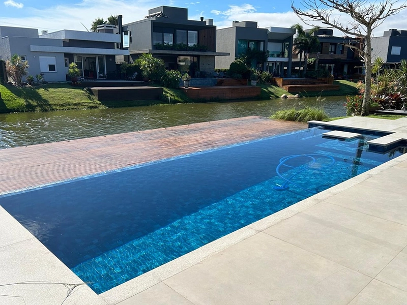 Sobrado Beira Lago - Condomínio Malibu: 6ª foto da galeria de imagens do imóvel