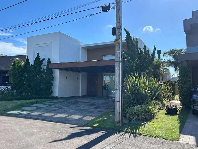 Sobrado Beira Lago - Condomínio Malibu: 2ª foto da galeria de imagens do imóvel