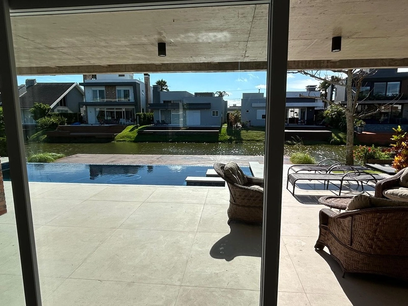 Sobrado Beira Lago - Condomínio Malibu: 11ª foto da galeria de imagens do imóvel