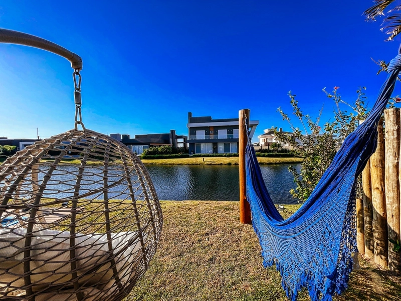 Linda Casa Mobiliada e Decorada Beira lago com Piscina: 11ª foto da galeria de imagens do imóvel