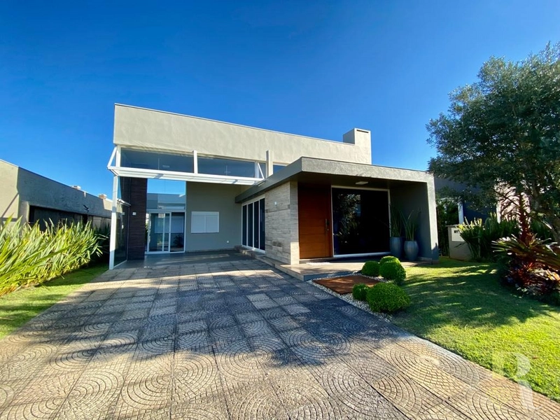 CASA ENSEADA 4 SUITES MOBILIADA E DECORADA COM PISCINA: 1ª foto da galeria de imagens do imóvel