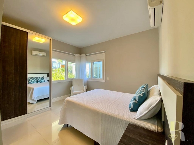 CASA ENSEADA 4 SUITES MOBILIADA E DECORADA COM PISCINA: 8ª foto da galeria de imagens do imóvel