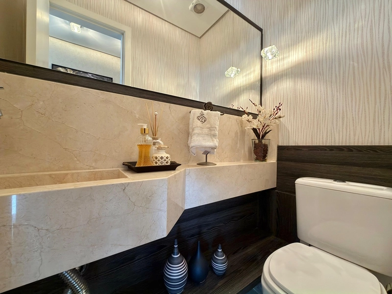 Raridade de Frente para a Praça – Amplo Apartamento com 3 Dormitórios: 19ª foto da galeria de imagens do imóvel