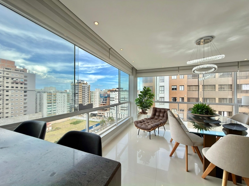 Raridade de Frente para a Praça – Amplo Apartamento com 3 Dormitórios: 5ª foto da galeria de imagens do imóvel