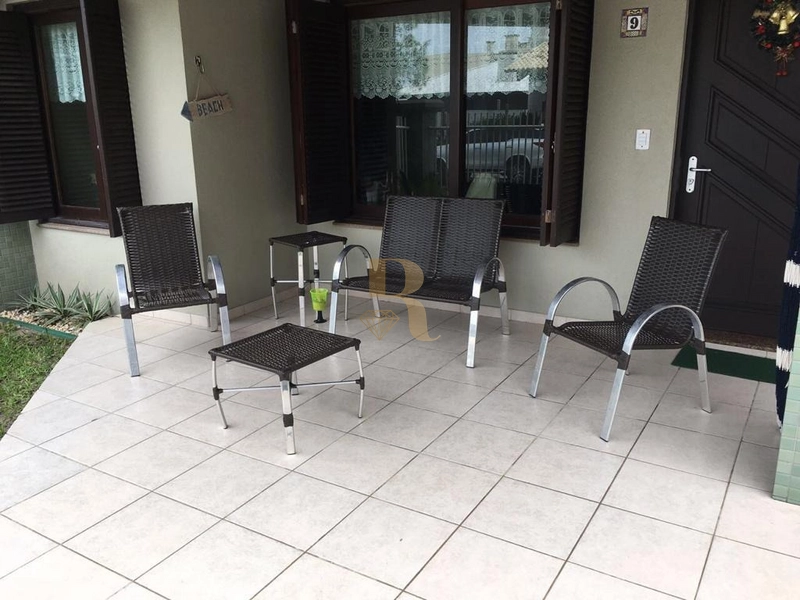 Duplex com infra junto a praia com Piscina e infra!!: 4ª foto da galeria de imagens do imóvel