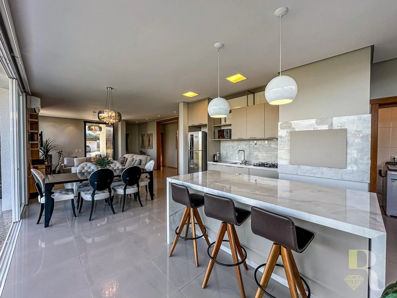 Excelente Casa Cond Dubai de Esquina: 1ª foto da galeria de imagens do imóvel