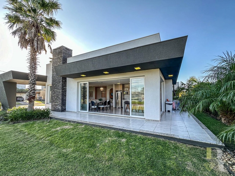 Excelente Casa Cond Dubai de Esquina: 8ª foto da galeria de imagens do imóvel