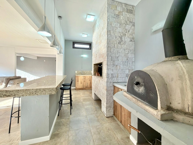 Grande Oportunidade – Casa no Centro | 3 Quadras do Mar: 15ª foto da galeria de imagens do imóvel