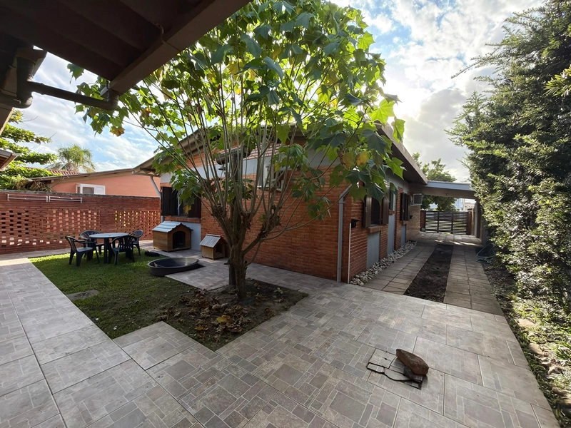 Grande Oportunidade – Casa no Centro | 3 Quadras do Mar: 28ª foto da galeria de imagens do imóvel