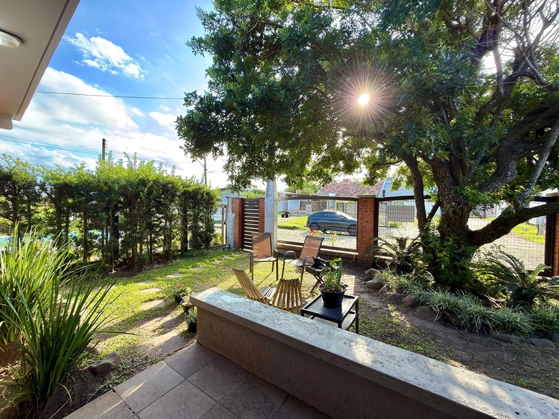 Grande Oportunidade – Casa no Centro | 3 Quadras do Mar: 2ª foto da galeria de imagens do imóvel