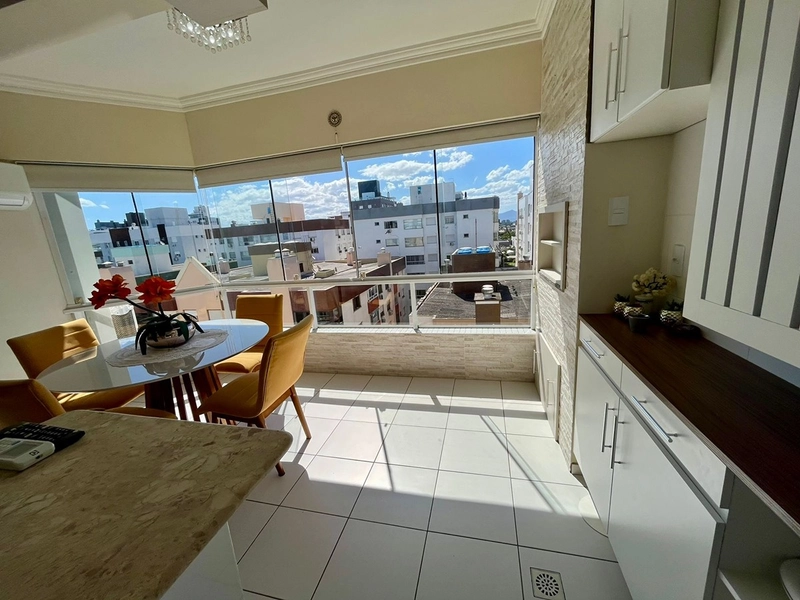 Apartamento na Zona Nova: 1ª foto da galeria de imagens do imóvel