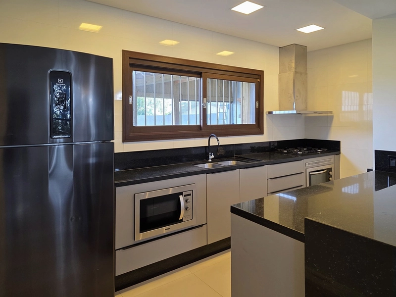 SOBRADO NO CENTRO DE XANGRI-LÁ – 3 DORMITÓRIOS | ALTO PADRÃO: 14ª foto da galeria de imagens do imóvel