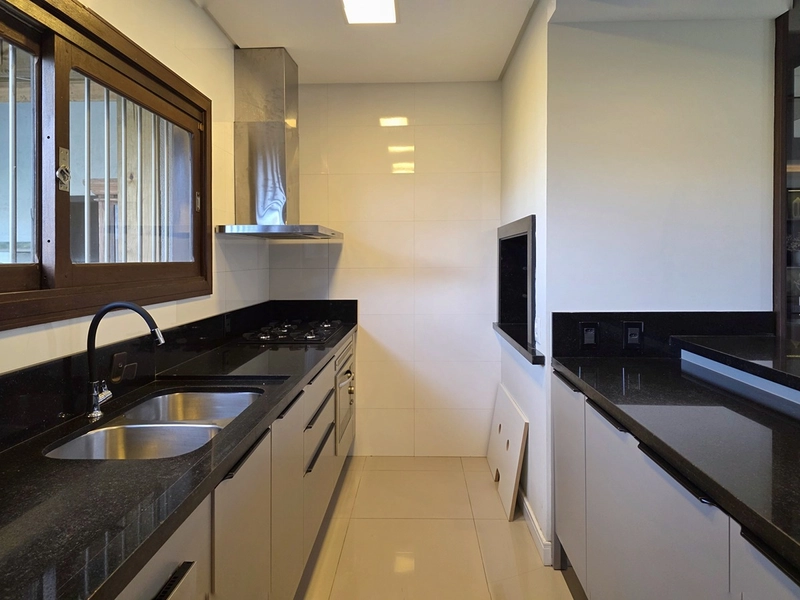 SOBRADO NO CENTRO DE XANGRI-LÁ – 3 DORMITÓRIOS | ALTO PADRÃO: 16ª foto da galeria de imagens do imóvel