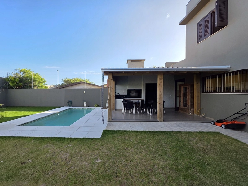 SOBRADO NO CENTRO DE XANGRI-LÁ – 3 DORMITÓRIOS | ALTO PADRÃO: 25ª foto da galeria de imagens do imóvel