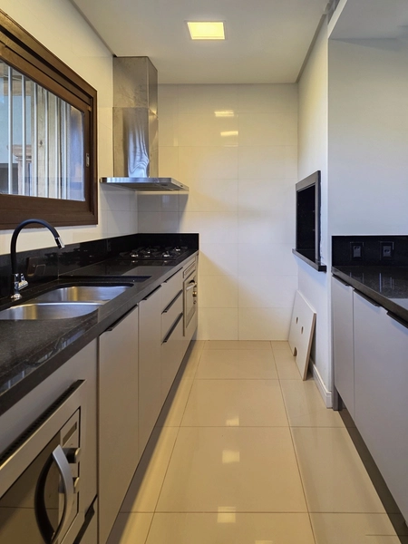 SOBRADO NO CENTRO DE XANGRI-LÁ – 3 DORMITÓRIOS | ALTO PADRÃO: 15ª foto da galeria de imagens do imóvel