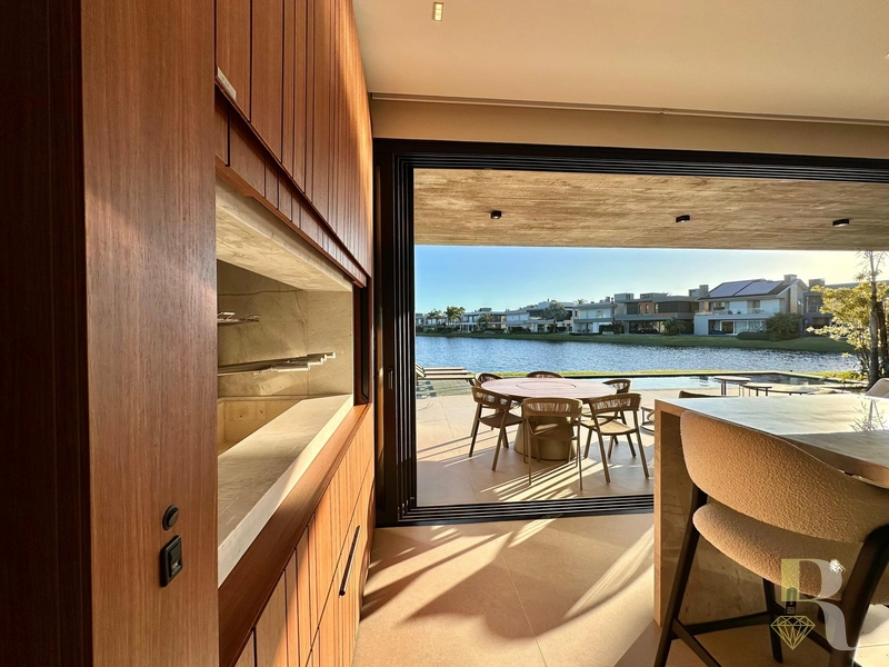 Viva o privilégio de morar com estilo a beira lago no Enseada: 39ª foto da galeria de imagens do imóvel