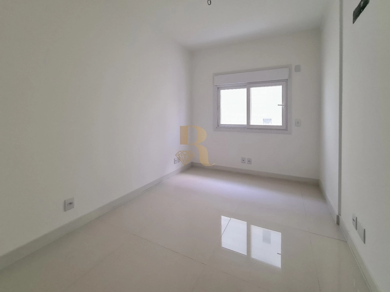 Apartamento 3 dormitórios beira mar: 3ª foto da galeria de imagens do imóvel