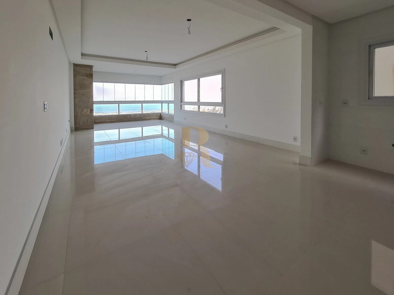 Apartamento 3 dormitórios beira mar: 1ª foto da galeria de imagens do imóvel