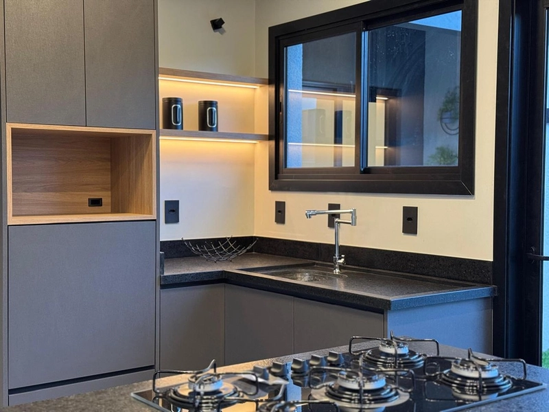 CASA 4 DORMITORIOS COM PISCINA : 11ª foto da galeria de imagens do imóvel