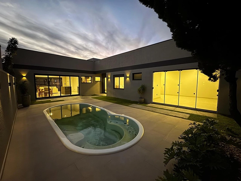 CASA 4 DORMITORIOS COM PISCINA : 19ª foto da galeria de imagens do imóvel